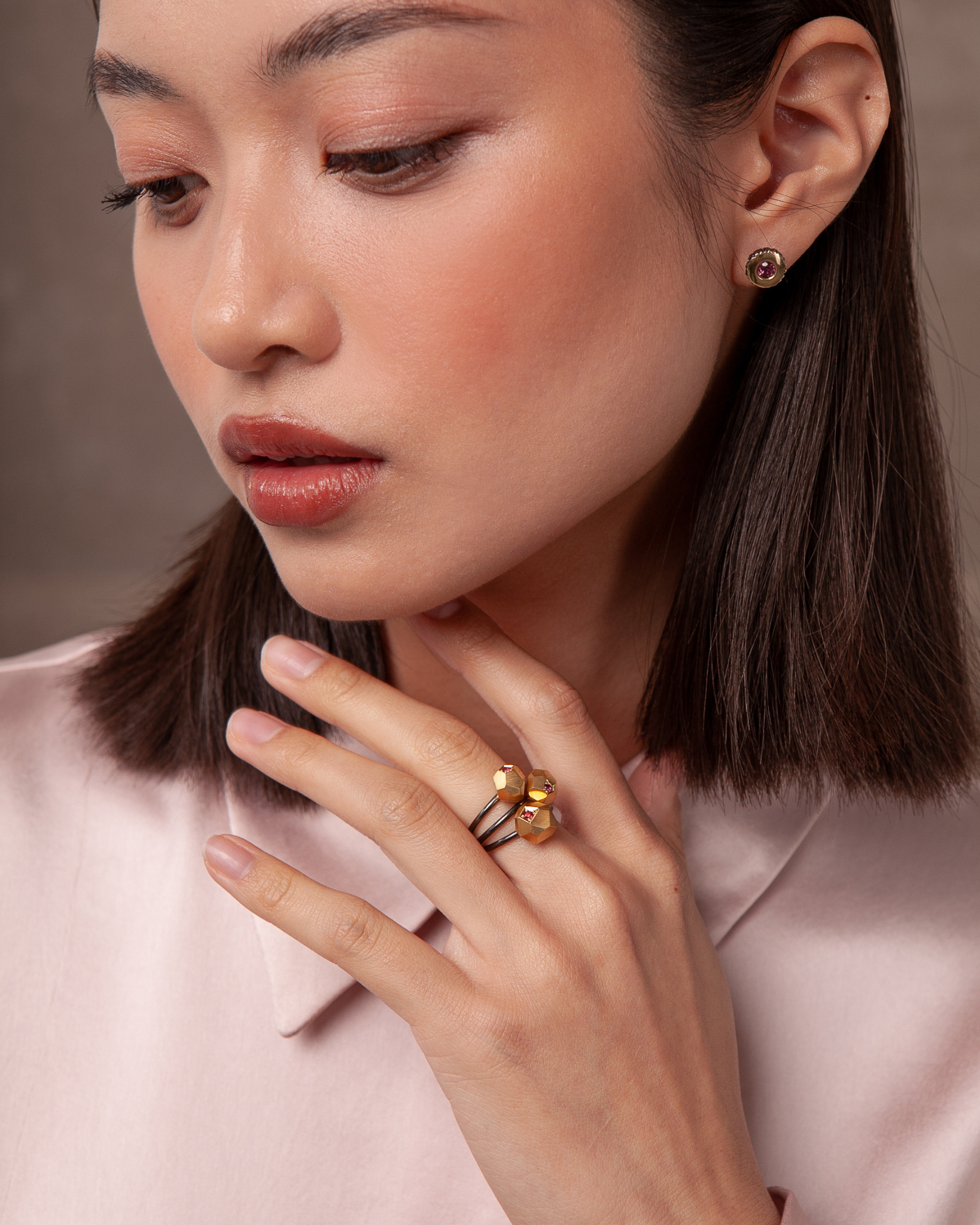 Facets ring