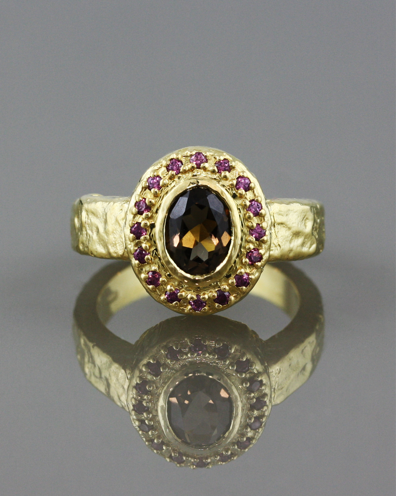 Dune ring smoky quartz / rhodolite